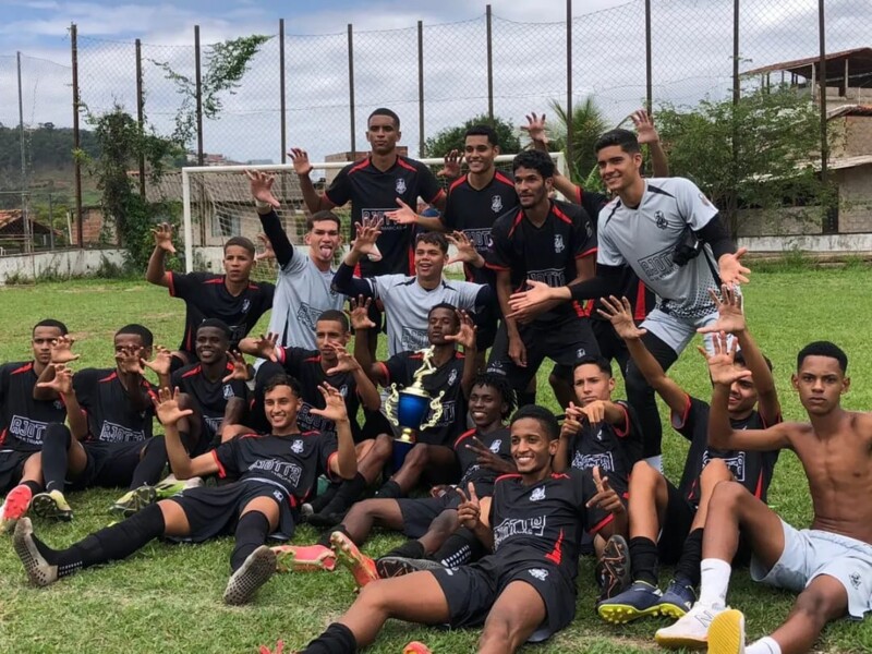 ds-soccer-escolinha-de-futebol-de-campo